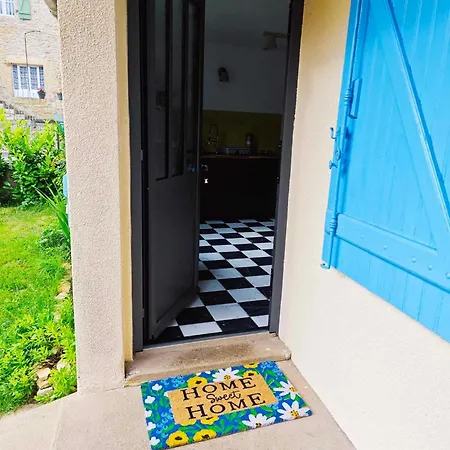 Maison De Village Avec Jardin Clos *