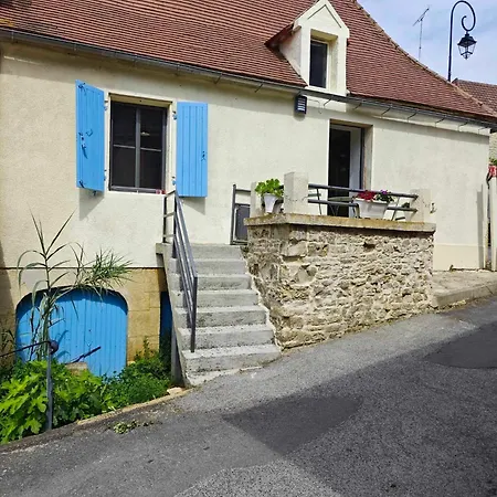 Maison De Village Avec Jardin Clos